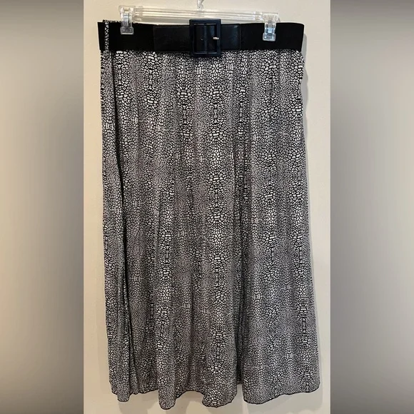 Style & Co long skirt with belt - Picture 3 of 12